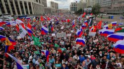 Putin karşıtları sokakları doldurdu