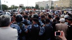 Rusya’da seçim protestosu: 300 gözaltı