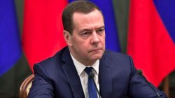 Rusya Başbakanı Medvedev hükümetin istifa ettiğini açıkladı