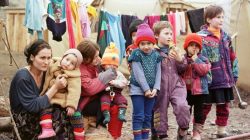 Kafkas Vakfından Kafkasyalı muhacir çocuklara kışlık giyecek yardımı