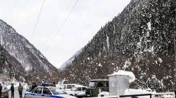 Trans-Kafkasya kara yolu çığ tehlikesi sebebiyle trafiğe kapatıldı