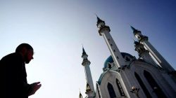 Rusya’da bayram namazı kısıtlı sayıda cemaatle kılındı