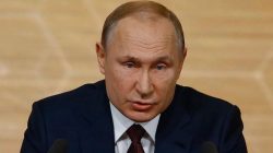 Putin: Rusya’da salgın zirve noktasını geçti