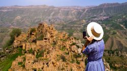 Dağıstan’a akın eden Rus turistlerin rahat davranışları kriz çıkardı
