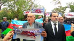 Azerbaycan’da protestocular Rus ordusunun Karabağ’dan çekilmesini talep etti